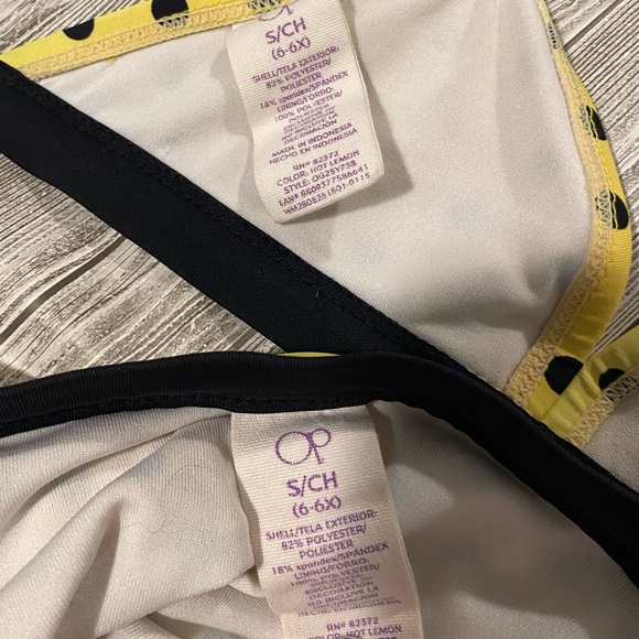 Sold - Kids yellow polka dots bikini size 6-6x - Picture 4 of 5